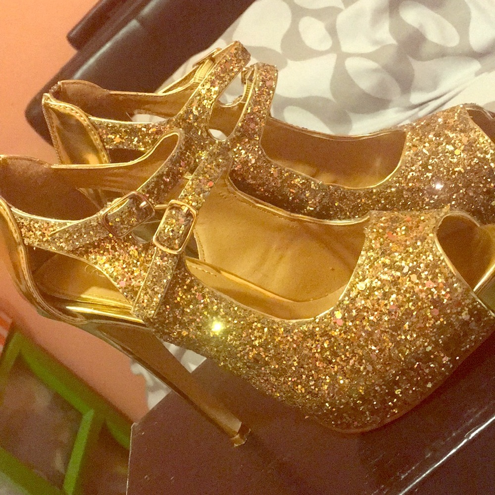 Gold glitter heels